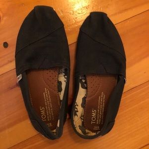 Navy Blue Toms